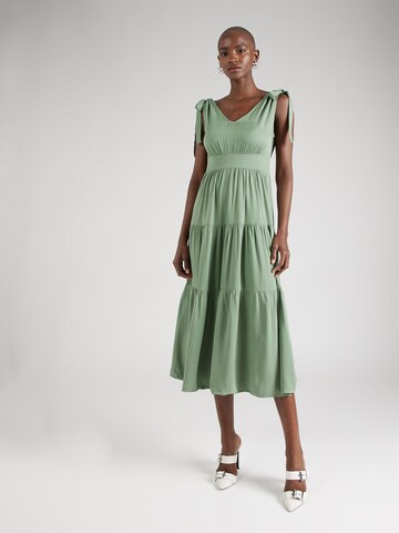 Robe Trendyol en vert : devant