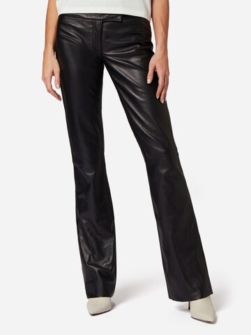 Bootcut Pantaloni di RICANO in nero: frontale