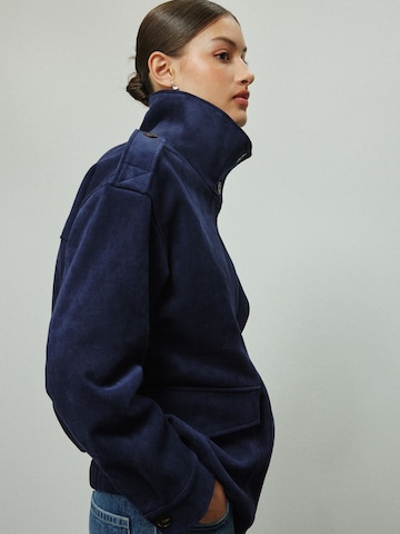 Next Tussenmantel in Blauw
