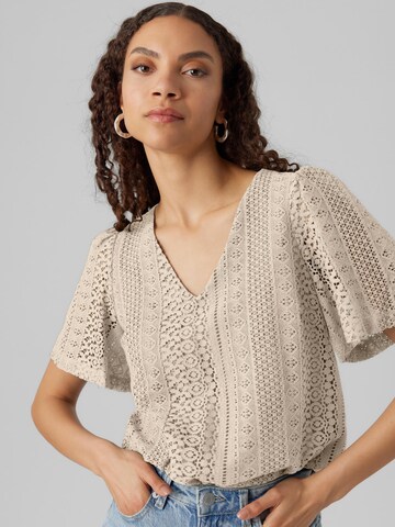 VERO MODA Blus 'HONEY' i beige