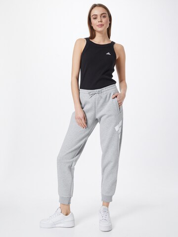 ADIDAS SPORTSWEAR Tapered Sporthose in Grau