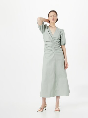 Robe minimum en gris