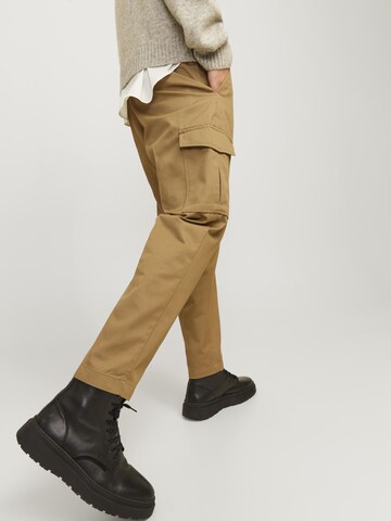 JACK & JONES Tapered Cargo trousers in Brown
