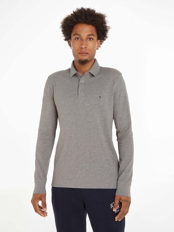 TOMMY HILFIGER Bluser & t-shirts i grå: forside