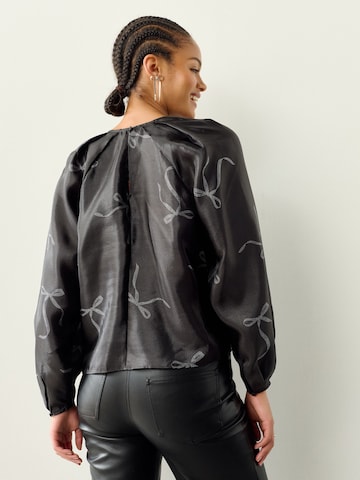 Next Bluse in Schwarz