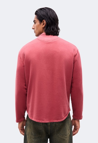 Abercrombie & Fitch Sweatshirt 'ESSENTIAL' i rød: tilbage