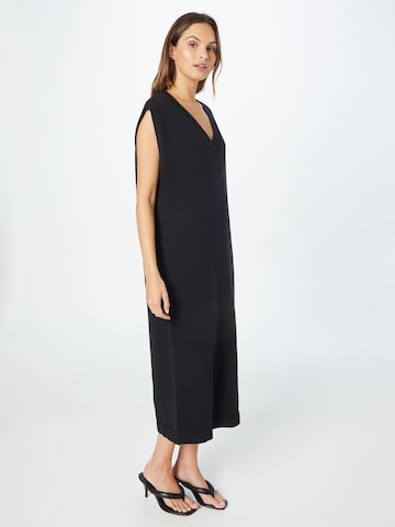 minimum Stickad klänning 'VESTARIA' i svart: framsida