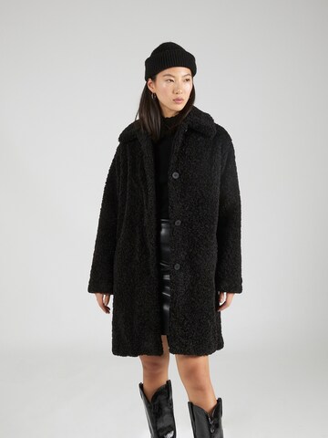 HUGO Winter Coat in Black: front