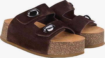 Desa Huisschoenen 'Keilrutschen' in Bruin: voorkant