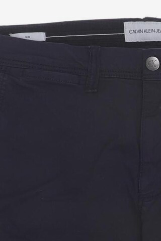 Calvin Klein Jeans Shorts in 31 in Blue