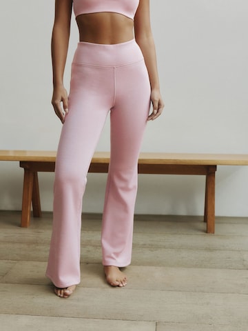 Regular Pantaloni de la self. pe mov: față