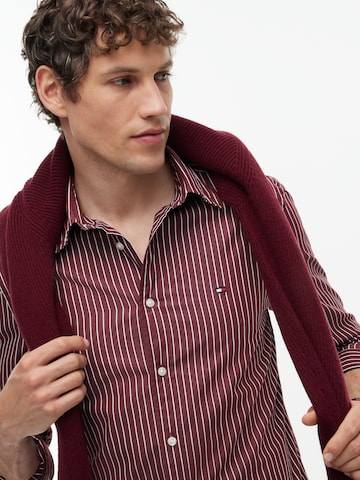 TOMMY HILFIGER - Ajuste estrecho Camisa 'FLEX' en rojo