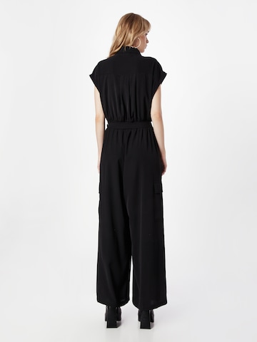 SISTERS POINT Jumpsuit 'GONA' i svart