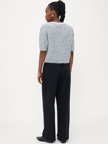 Vero Moda Petite Gebreid vest 'VMOCEAN' in Grijs