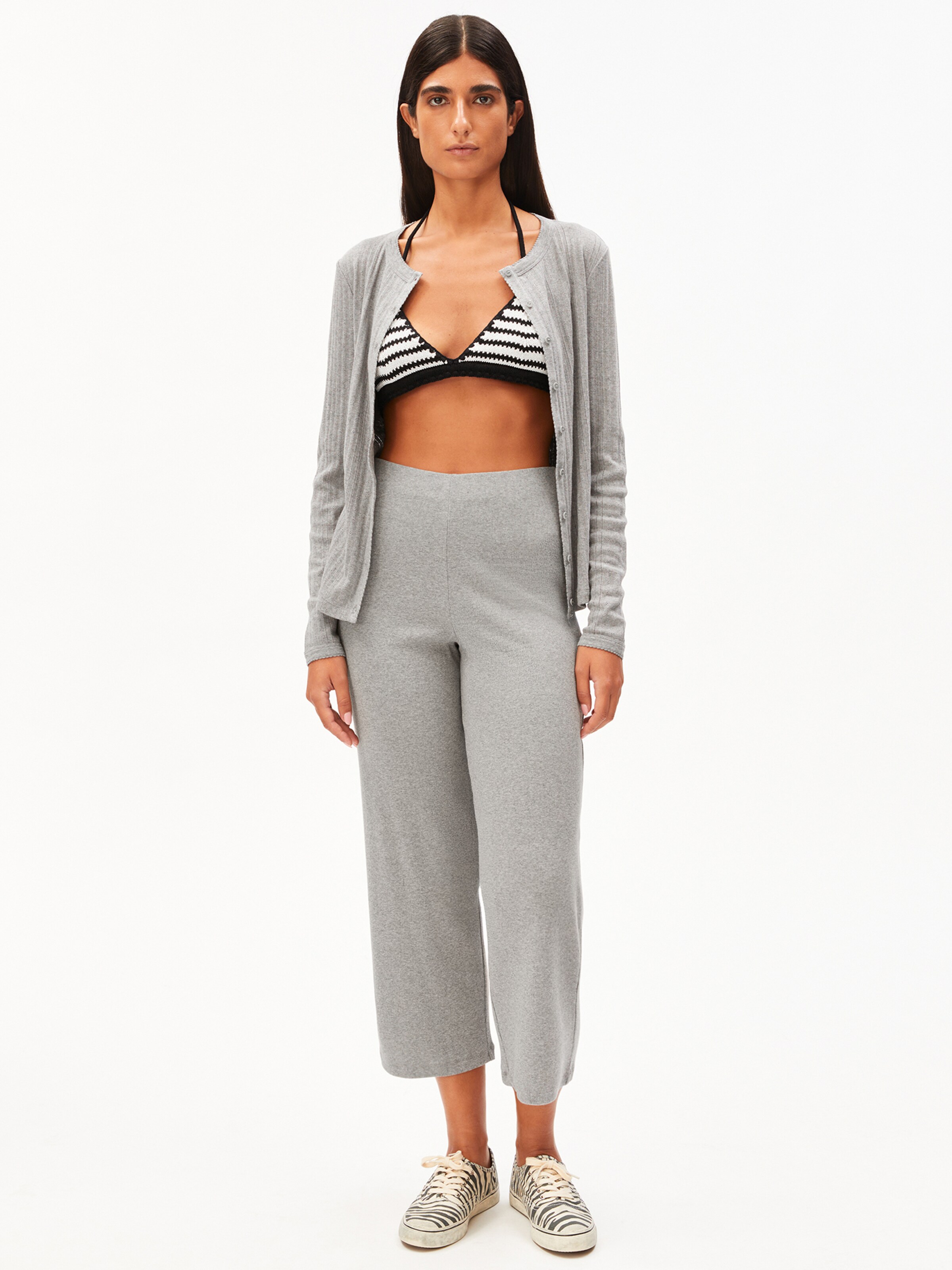 ARMEDANGELS Regular Trousers in Grey