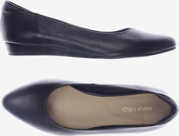 Anna Field Flats & Loafers in 38 in Black: front