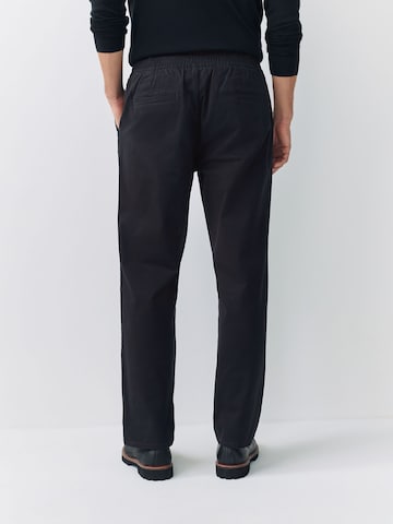 Next Обычный Брюки со складками в Черный