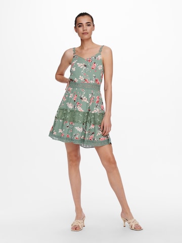 Robe d’été 'Karmen Anne' ONLY en vert