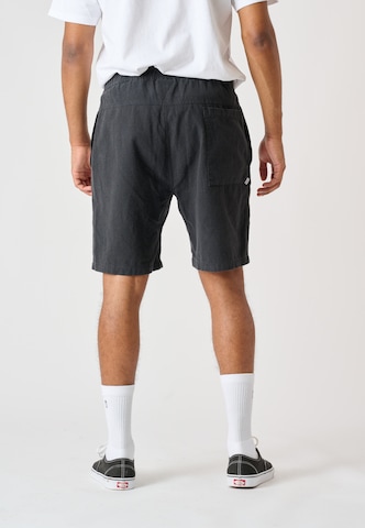 Cleptomanicx Regular Shorts 'Steezy Linen' in Grau