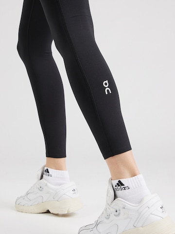 On - Skinny Calças de desporto 'Core' em preto