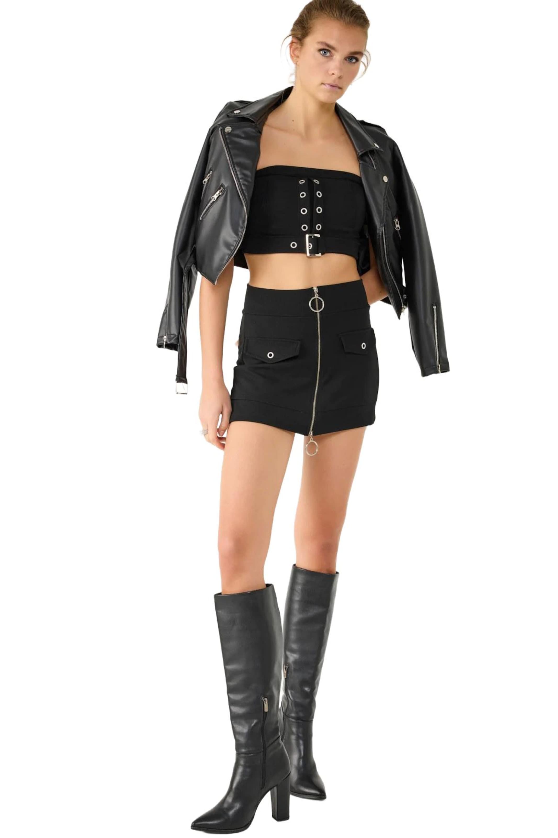 Costume No Matter What en noir