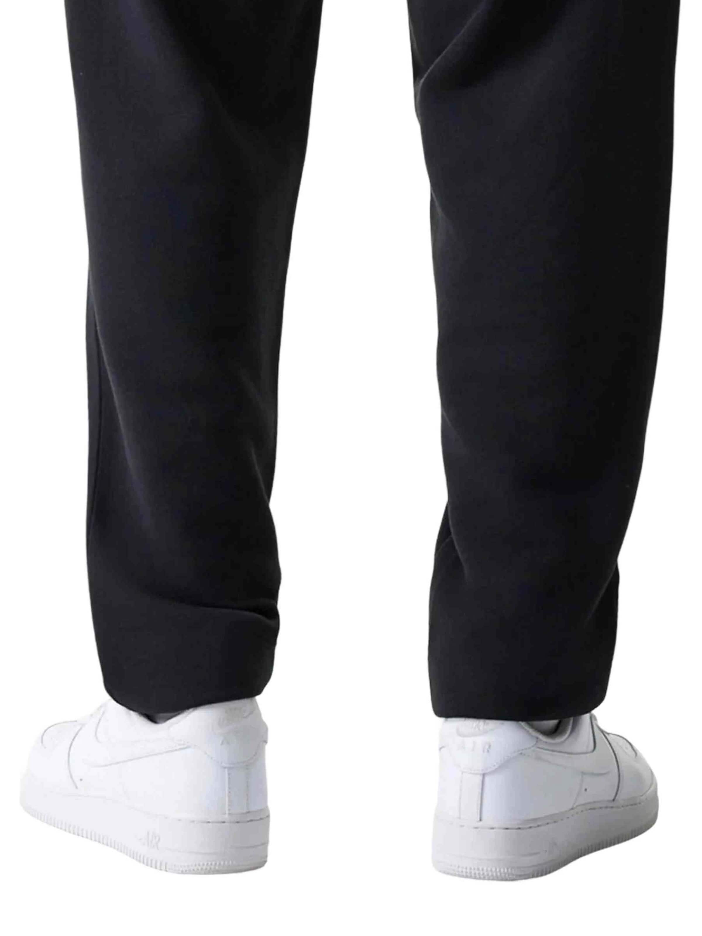 regular Pantaloni sportivi 'Pantalon new era negro yankees nos mlb midi jogger 6' di NEW ERA in nero