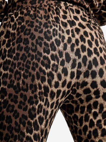 Liberte Essentiel Regular Trouser ' ALMA ' in Braun