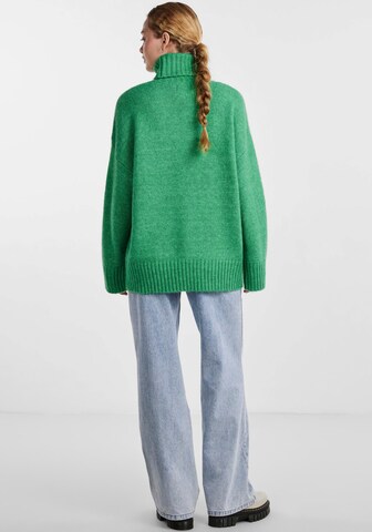 Pullover 'NANCY' di PIECES in verde
