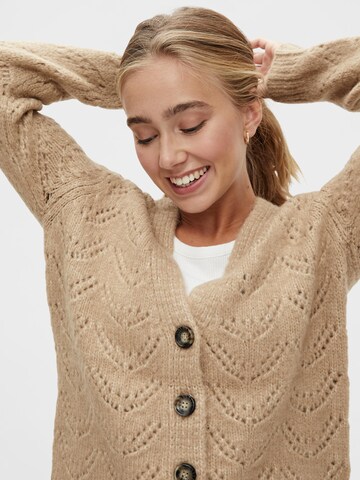 PIECES Strickjacke 'Bibi' in Braun