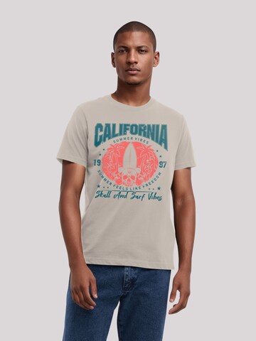 T-Shirt 'California Skull Summer Vibes' F4NT4STIC en beige : devant