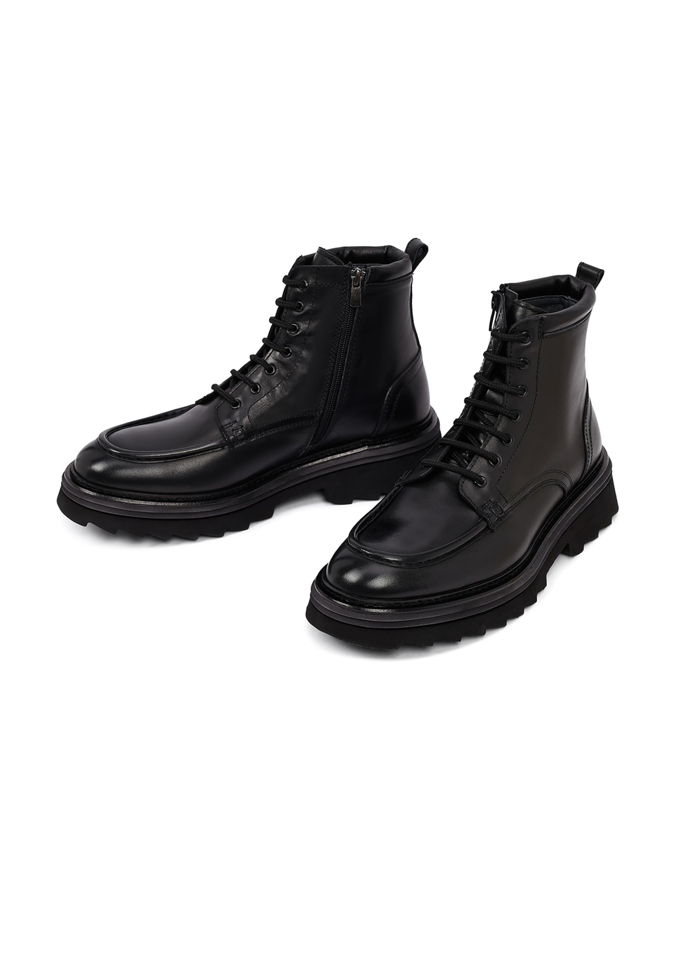 Boots stringati di Derimod in nero