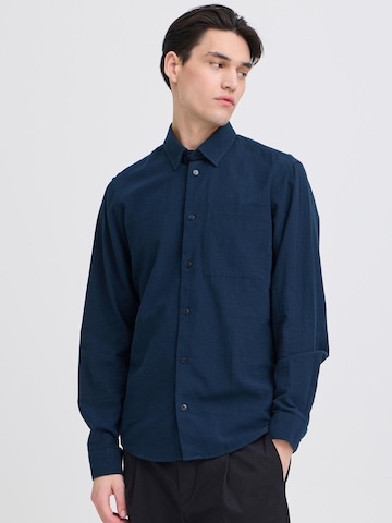 Coupe regular Chemise ' CFAaberg ' Casual Friday en bleu