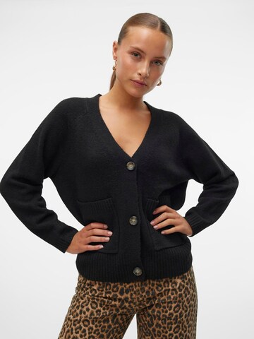 VERO MODA Kardigan 'Boom' w kolorze czarny