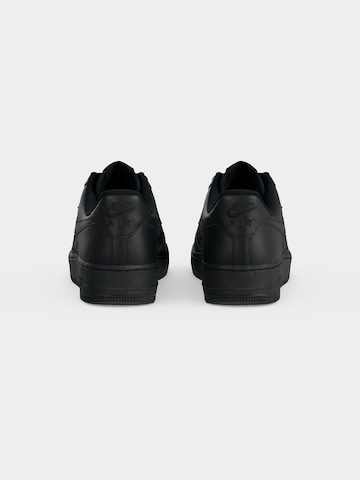 Nike Sportswear Nizke superge 'Nike Air Force 1 '07' | črna barva