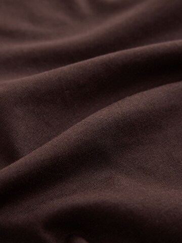 Tricou de la Next pe maro