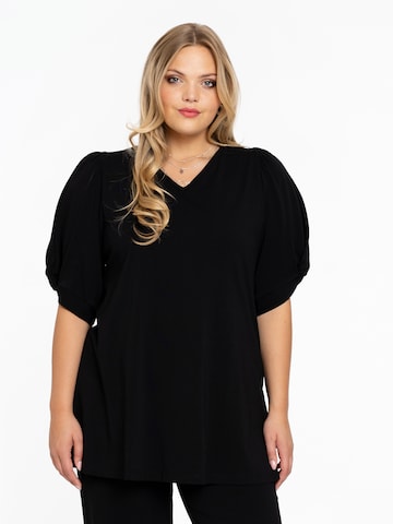 Yoek Tunic in Black: front