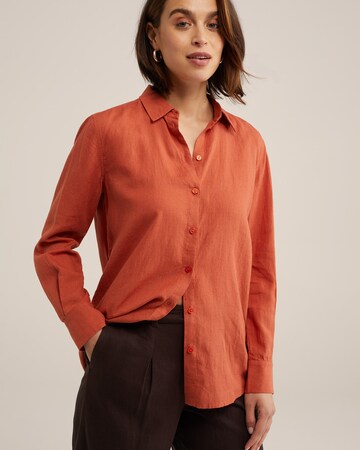 WE Fashion Blouse in Bruin: voorkant