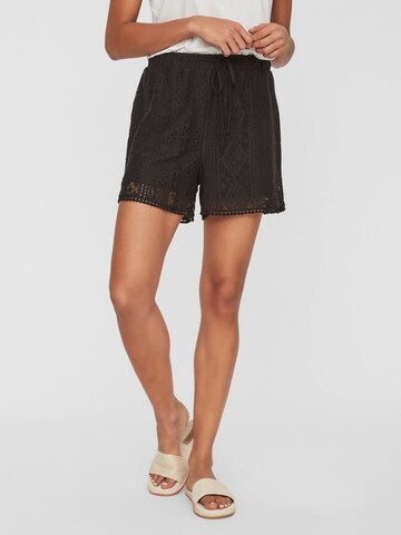 VERO MODA Loosefit Shorts 'Olea' in Schwarz: predná strana