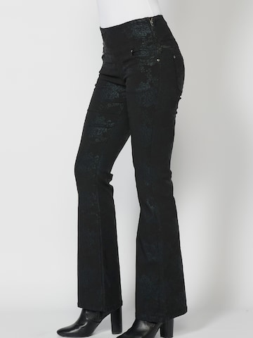 KOROSHI Flared Jeans i svart