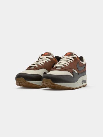 Nike Sportswear Sneakers laag 'AIR MAX 1 ESS' in Bruin