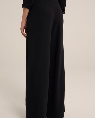 Wide leg Pantaloni con pieghe di WE Fashion in nero