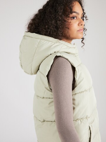 PIECES Vest 'Bee' in Green