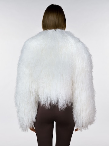 WeLoveFurs Winter jacket 'Weiße Tibetlamm Jacke CHLOÈ' in White