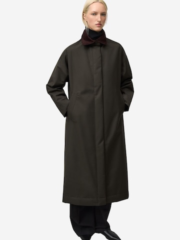Palton de primăvară-toamnă de la Adolfo Dominguez pe verde: față