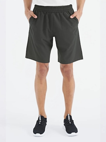 Pantalon Tommy Life en gris : devant