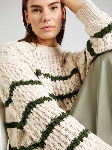 SOAKED IN LUXURY Pullover 'Franna' in Beige