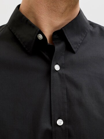 juoda JJ Rebel Patogus modelis Marškiniai 'JREBGAVIN'