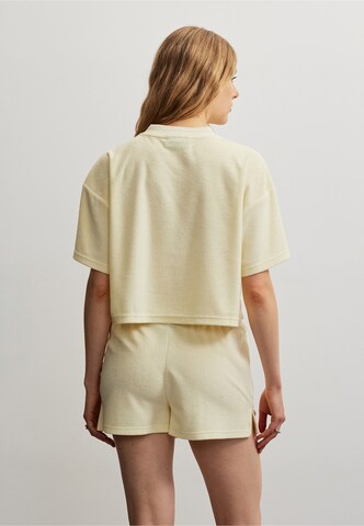 Pegador - Camiseta 'Anastasia' en amarillo