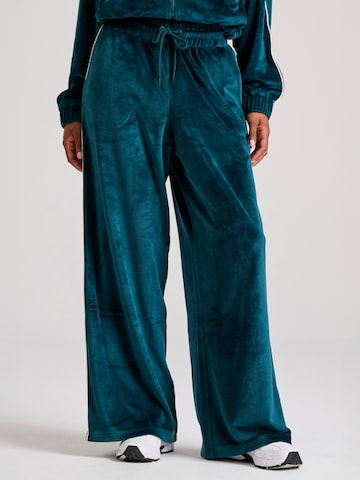 Wide Leg Pantalon Funky Buddha en vert : devant