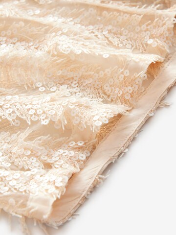 Next Top in Beige